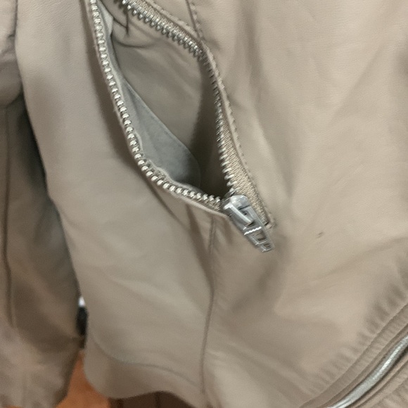 Leather jacket - Picture 5 of 7